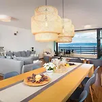 Sun Views Apartment *